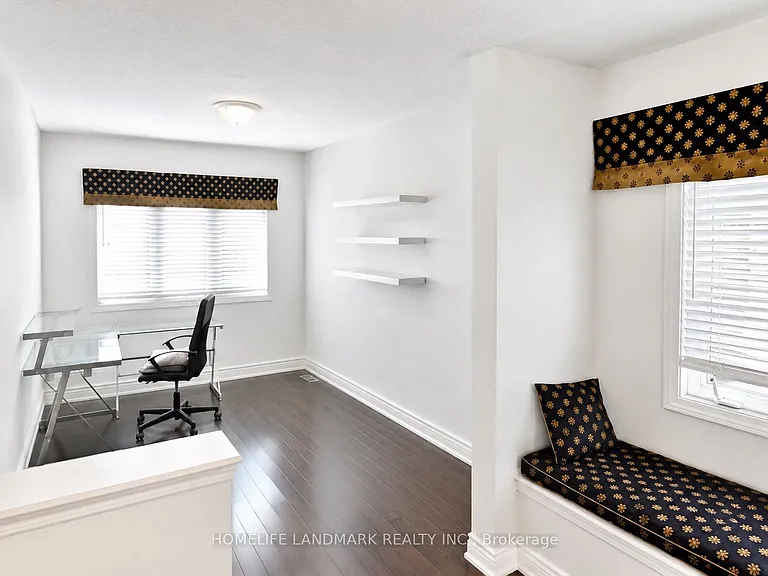 191 Robirwin St — Photo 12