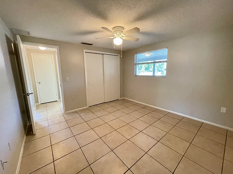623 Shore Rd — Photo 15