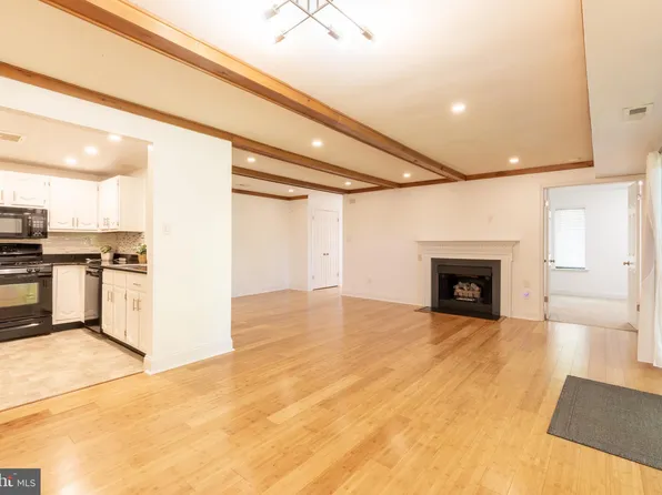 504 Mountainview Dr #504, Wayne, PA 19087