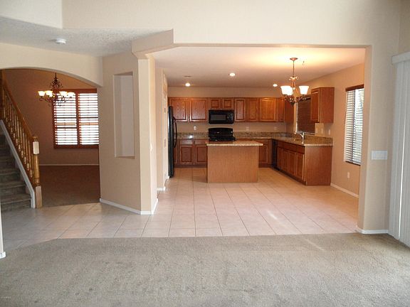 4th image of 687 S Sahuaro Dr