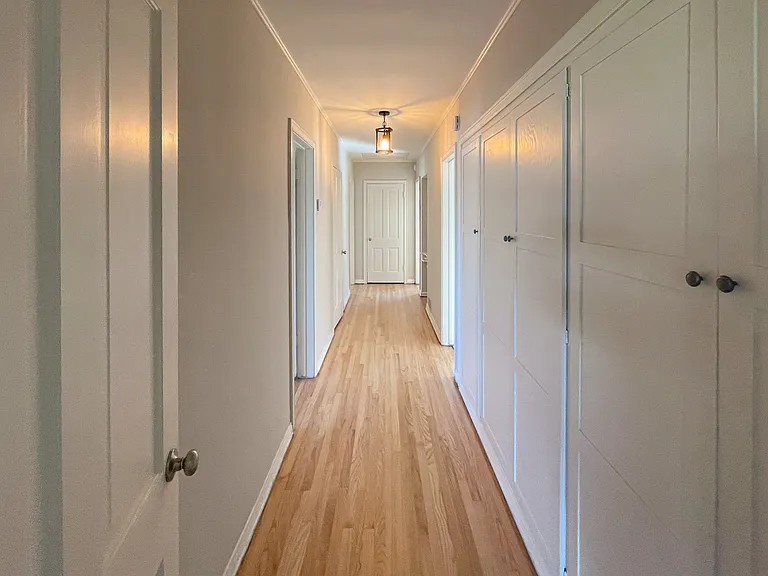 1763 Kelton Ave — Photo 10