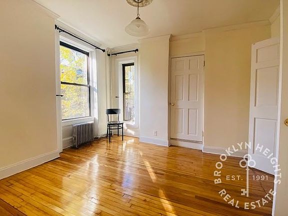 4th image of 49 Garden Pl #C3