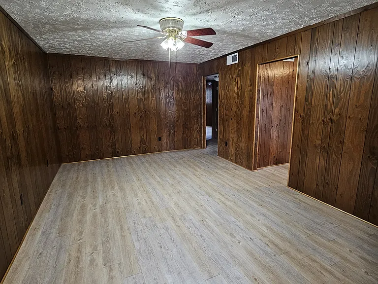 2 Mulberry Ln — Photo 4