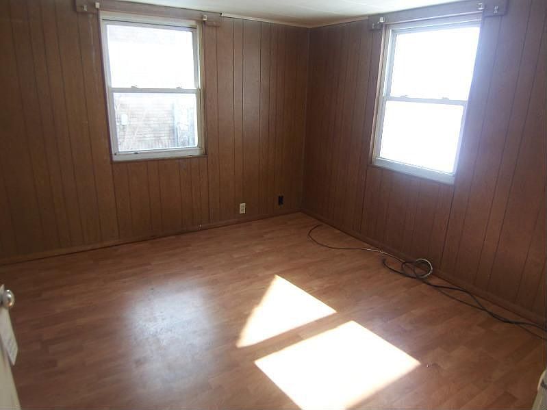 2nd image of 1129 Charles St