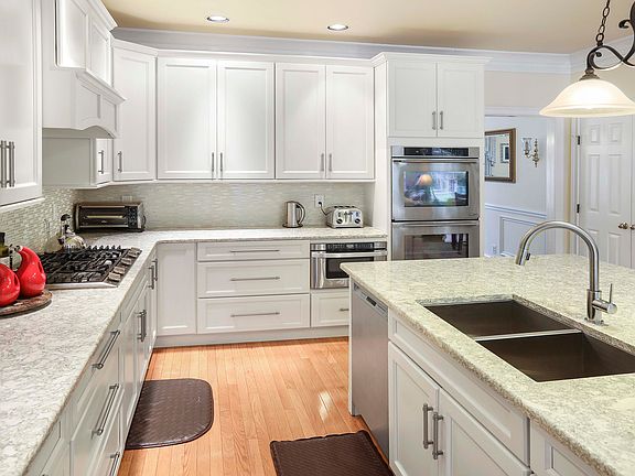 5th image of 7408 Amberwood Dr