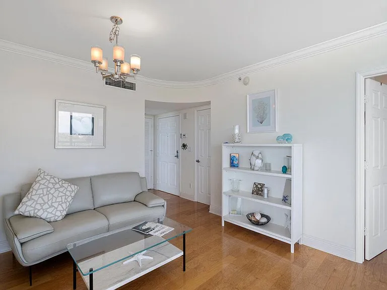 3554 Ocean Dr #1102 — Photo 14