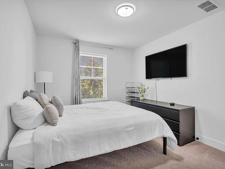 16 Claro Ave — Photo 16