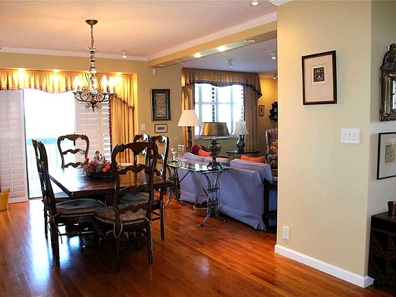 4th image of 27110 Grand Central Pkwy APT 9D