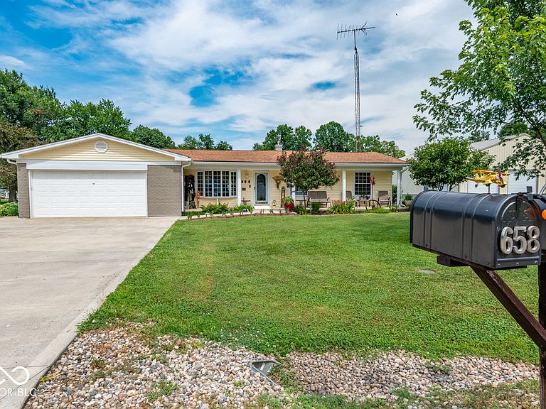 Listing photo 5