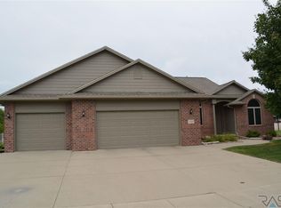 1505 E 71st St N, Sioux Falls, SD 57104