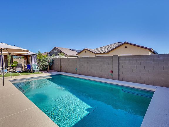 4th image of 15857 W Laurel Ln