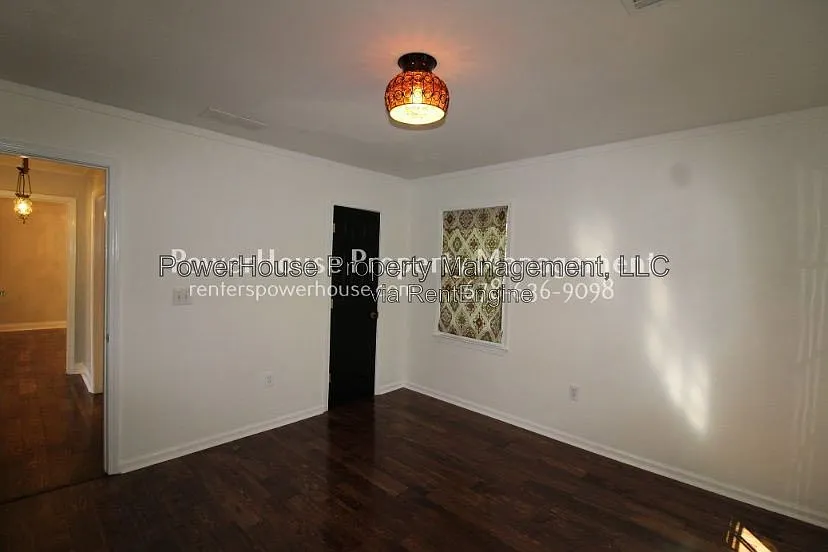 3 bed, 1.0 bath, 1254 sqft, $1,999 — Photo 4