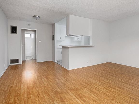 5th image of 5523 Denny Ave