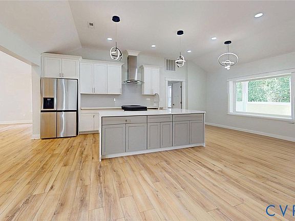5th image of 907 Sunset Dr