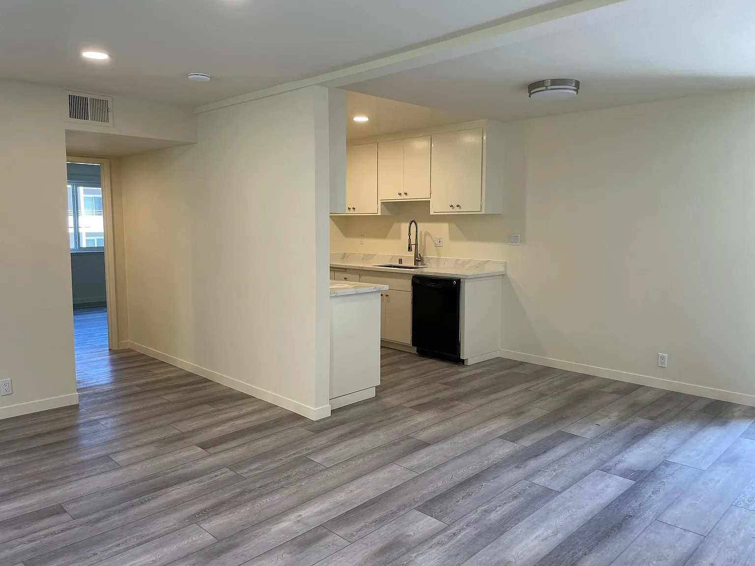 2 bed, $3,450 — Photo 4