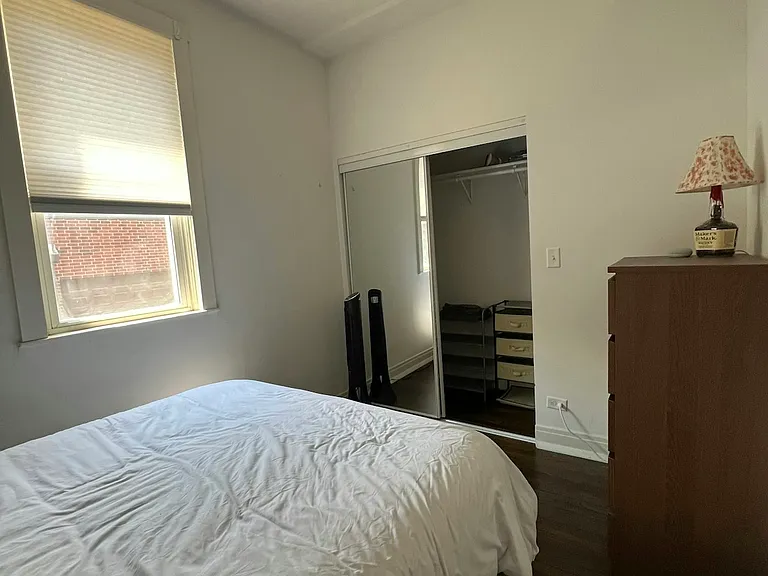1916 N Rockwell St #1 — Photo 8