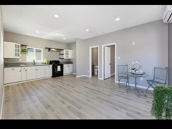 2nd image of 2310 E Poppy St #A