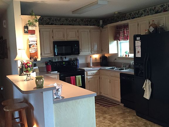 4th image of 113 Country Dr