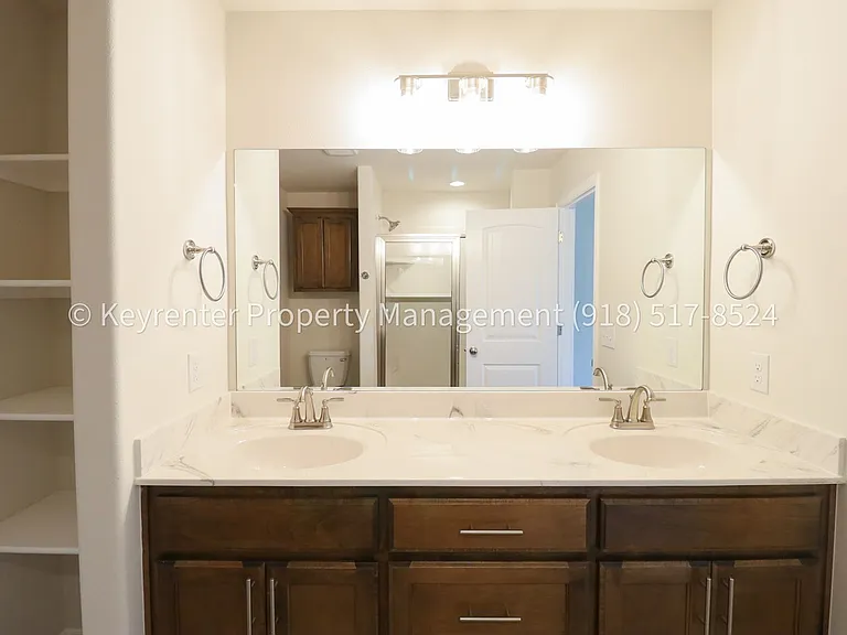 4500 W Winston St — Photo 30