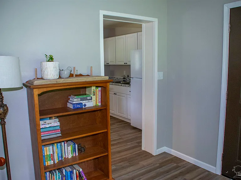 5357 Locklin Ave — Photo 18