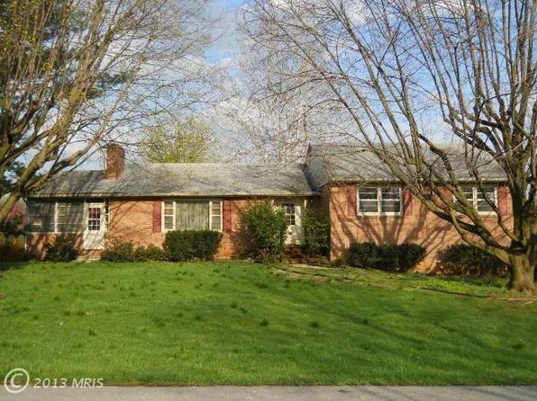13430 Cherry Tree Cir, Hagerstown, MD 21742