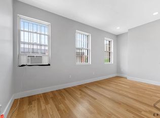 21 Carlton Ave #1C, Brooklyn, NY 11205