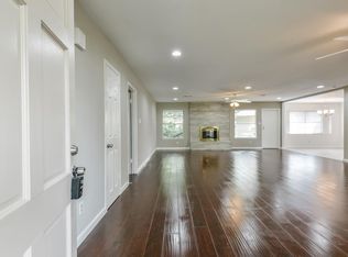 217 Post Oak Dr, Baytown, TX 77520