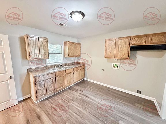 5th image of 3500 Hallbrook St