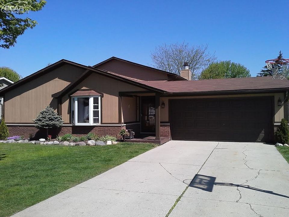 1st image of 405 Lindenwood Dr