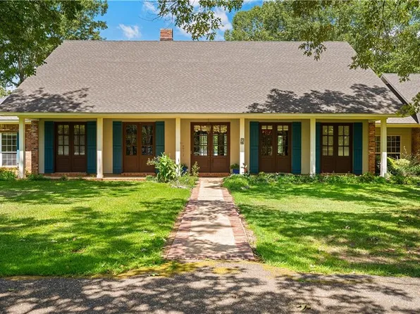 388 Peninsula Dr, Natchitoches, LA 71457