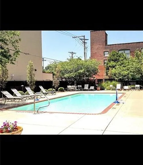 4242 Laclede Ave #108 — Photo 32