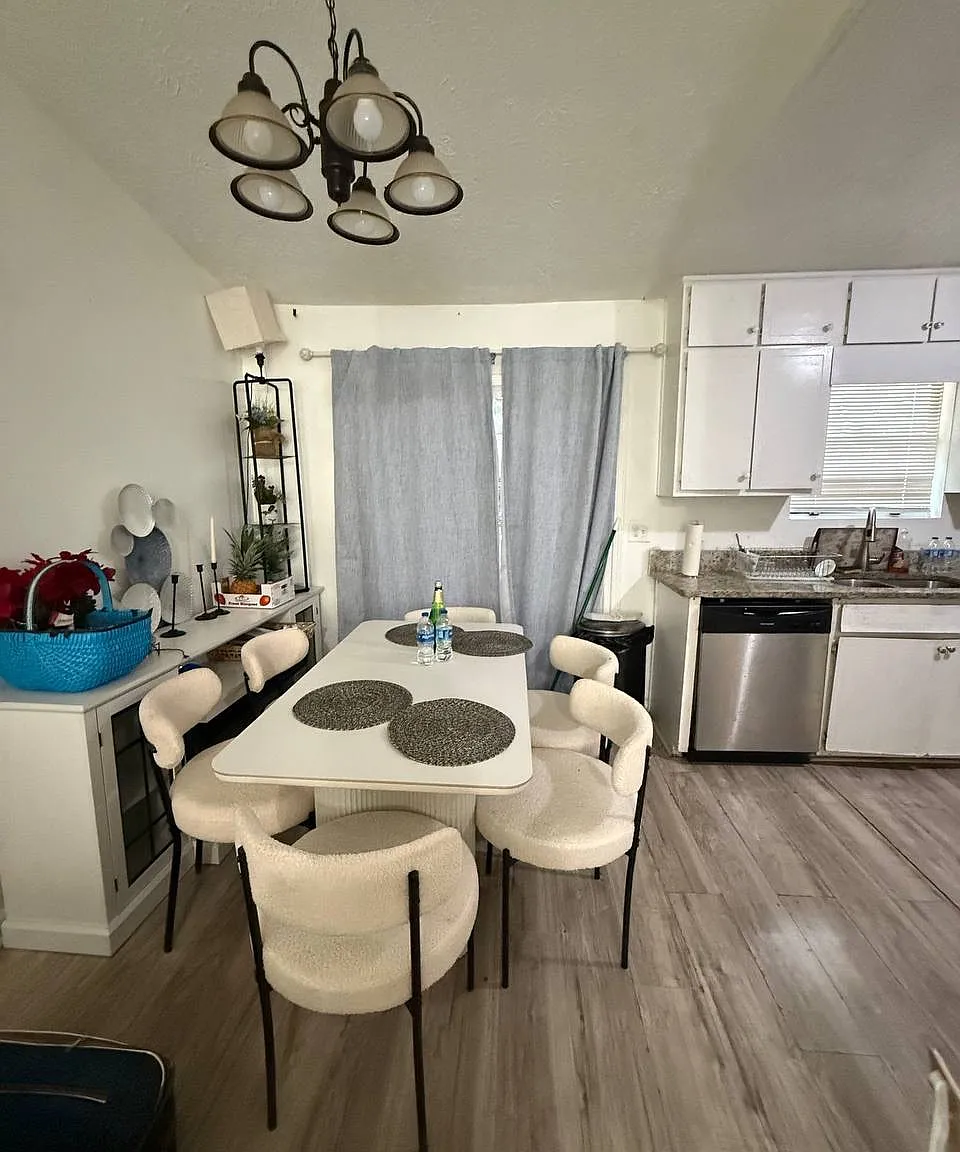 3 bed, 1356 sqft, $1,600 — Photo 2