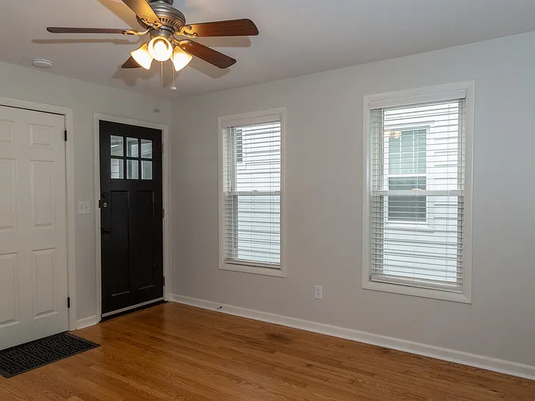 407 Willis Ave #1 — Photo 6