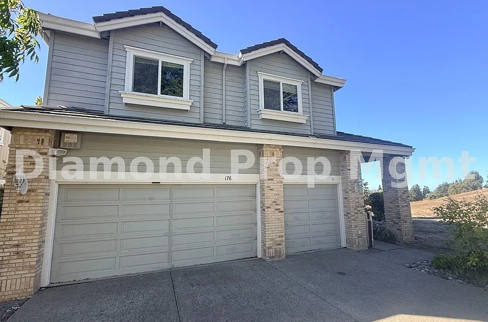 176 Canyon Lakes Way
