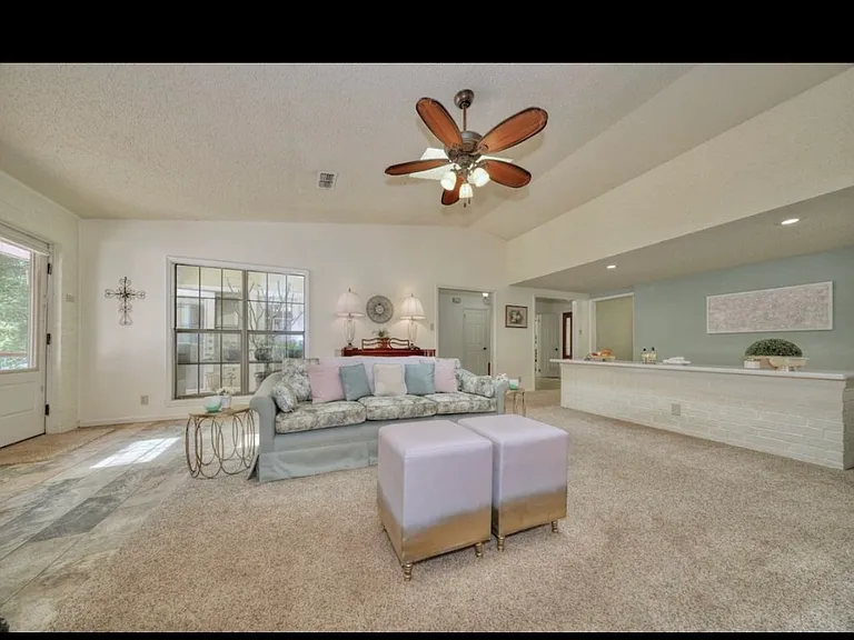 1379 Bridle Path Ln — Photo 18