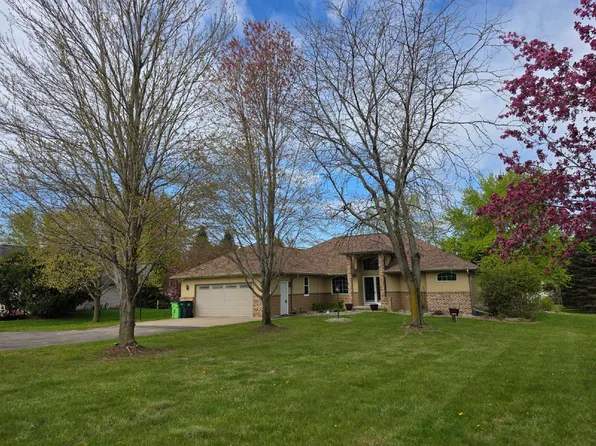 N3535 Bean City Rd, New London, WI 54961