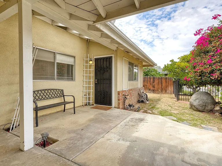 749 Highland St — Photo 24