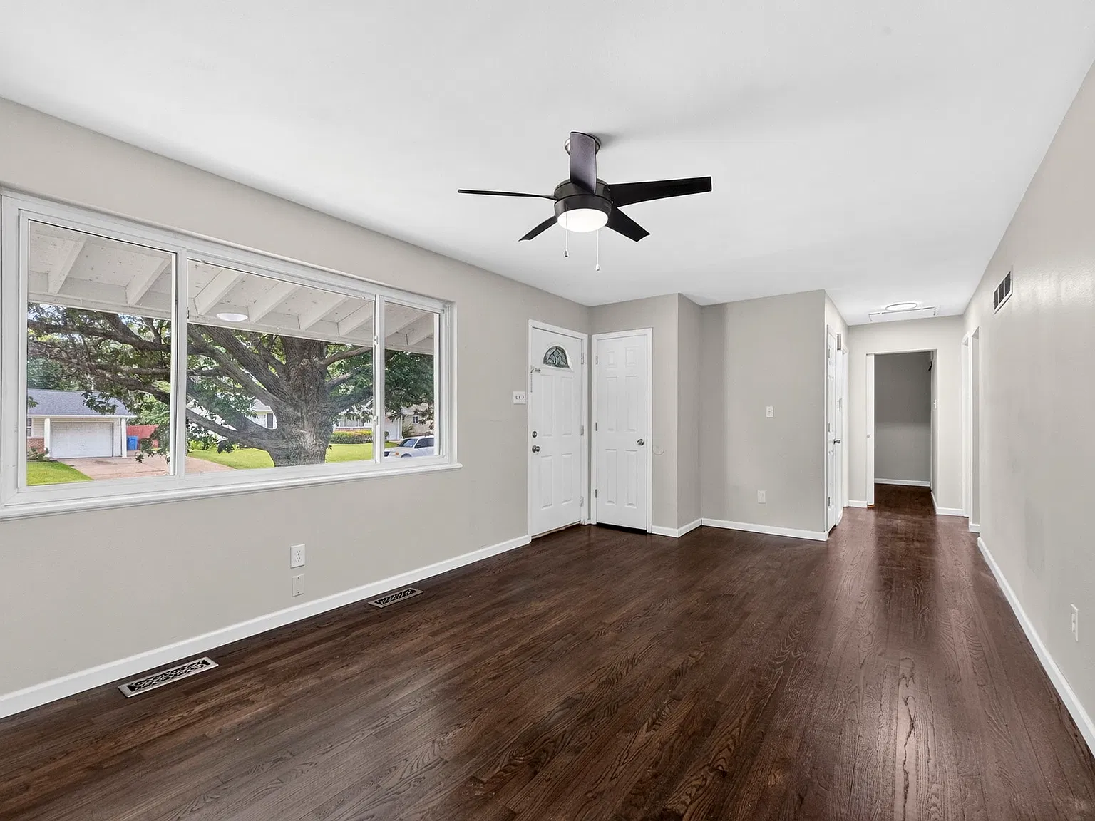 3 bed, 1.5 bath, 912 sqft, $1,600 — Photo 4