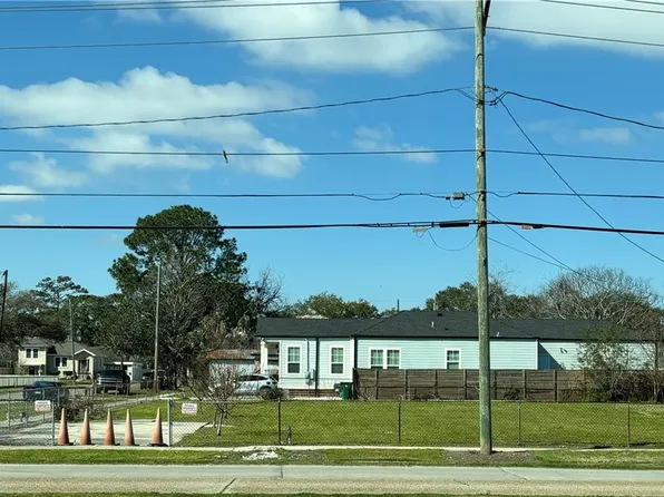 Hancock St, Gretna, LA 70053