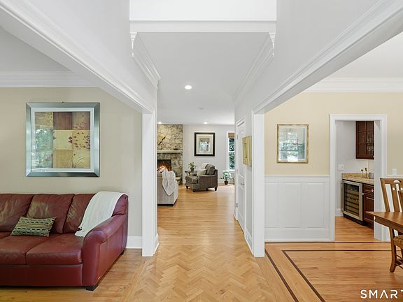 4th image of 2 Blue Mountain Court