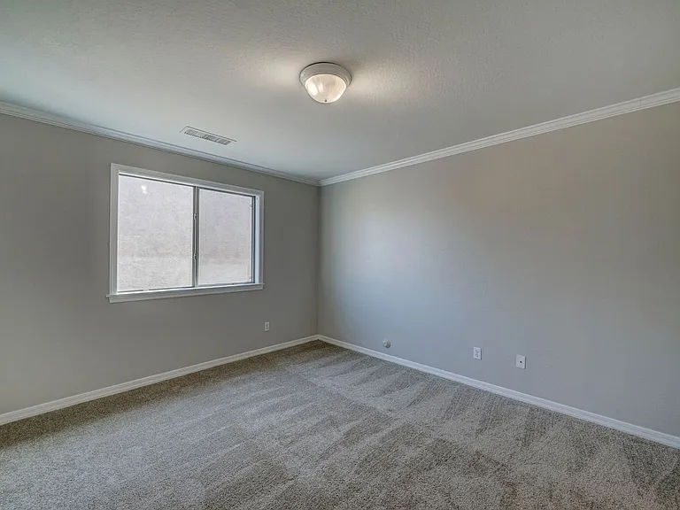 2143 W Marconi Ave — Photo 16