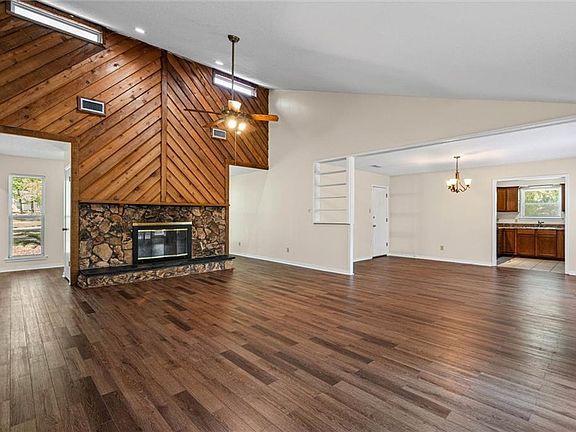 2nd image of 525 Becky Ln