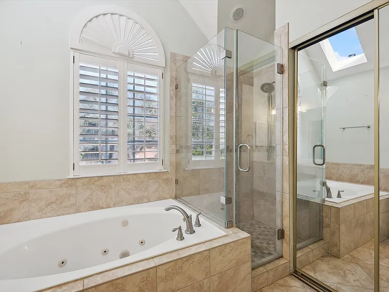 14625 Windsor Ct — Photo 36
