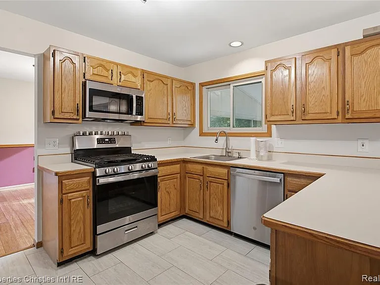6474 Bedview Dr — Photo 14