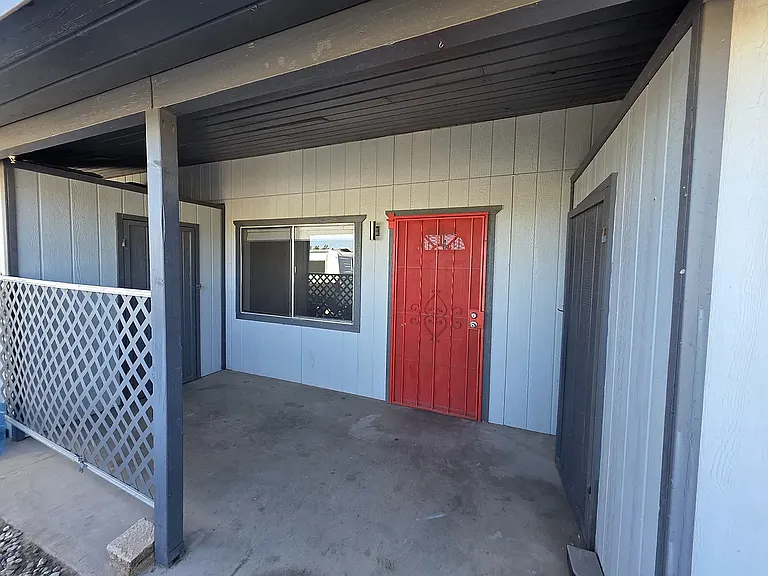 455 E Junction St #4 — Photo 3
