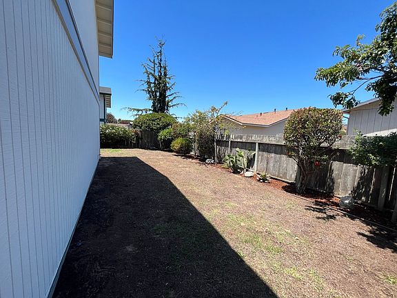 5th image of 1091 Wanda Ave #B