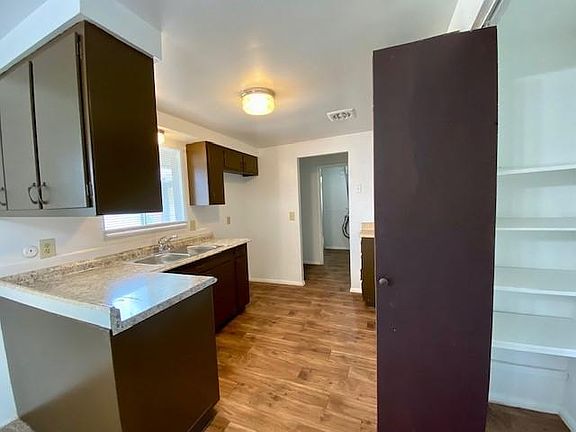 4th image of 3675 Mexico Ave
