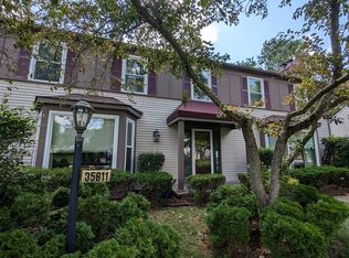 35611 Fredericksburg Rd, Farmington Hills, MI 48331