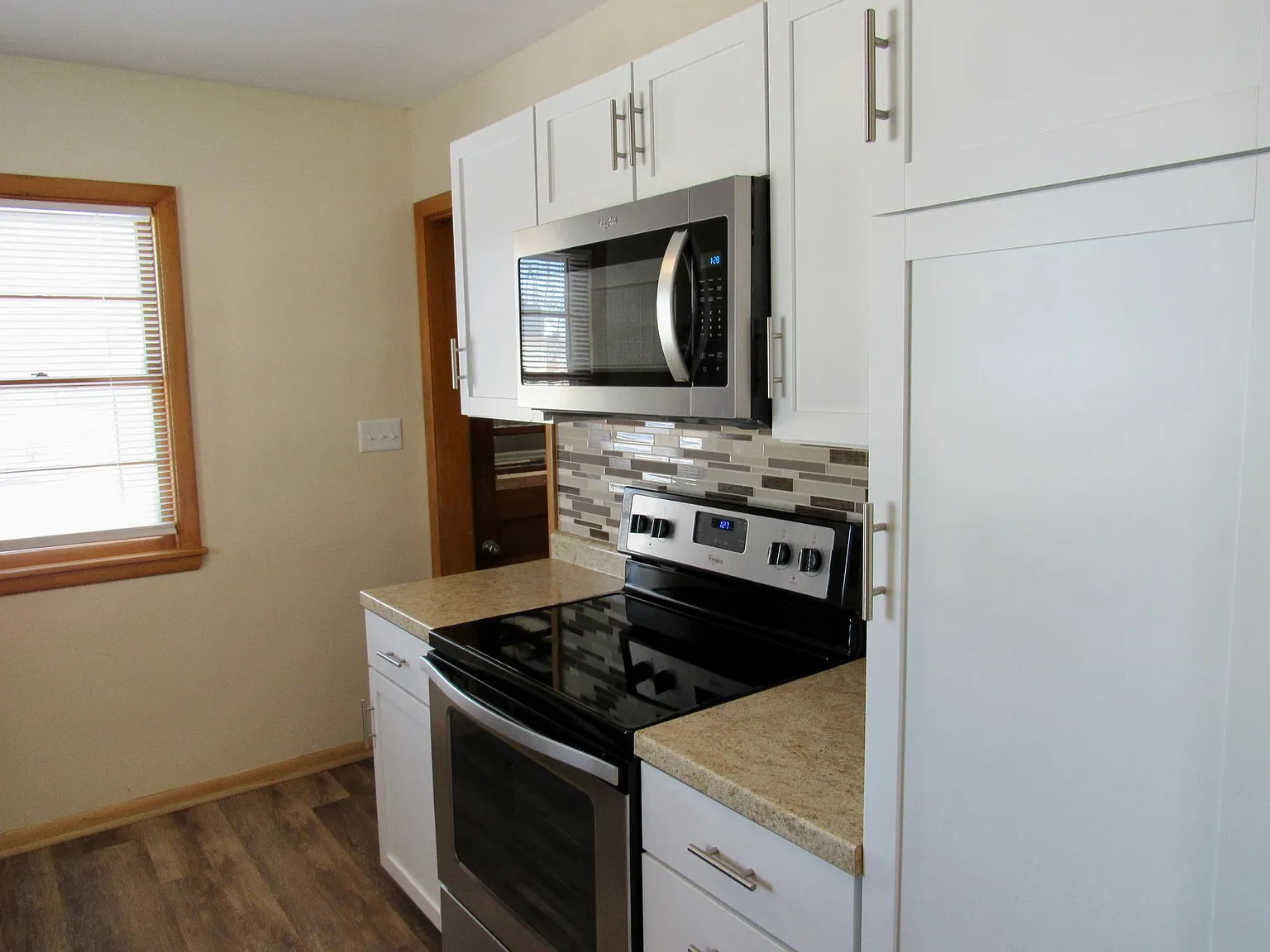 2 bed, 1040 sqft, $1,400 — Photo 2
