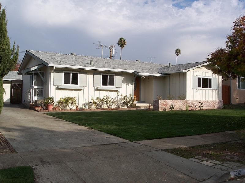 1st image of 1212 Somerset Dr